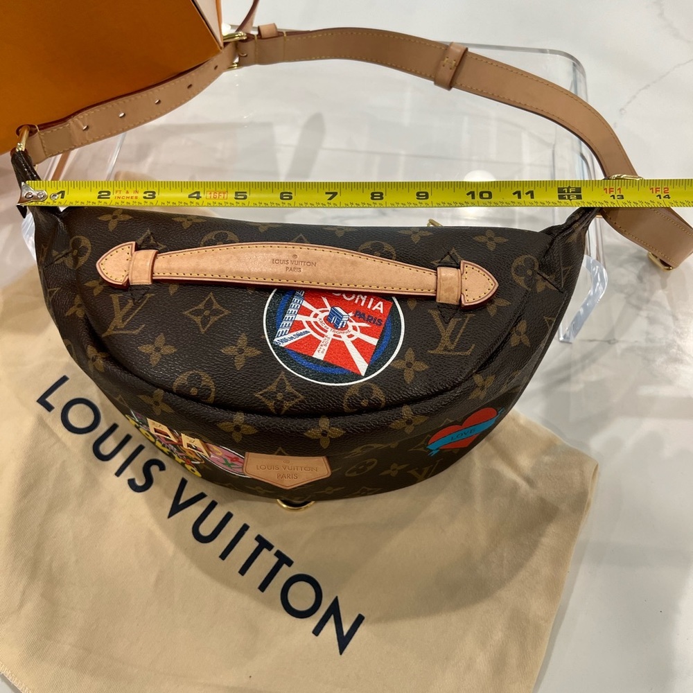 LOUIS VUITTON MONOGRAM MY LV WORLD TOUR CUSTOM BUMBAG 2020 **RARE BAG*** - Picture 5 of 17